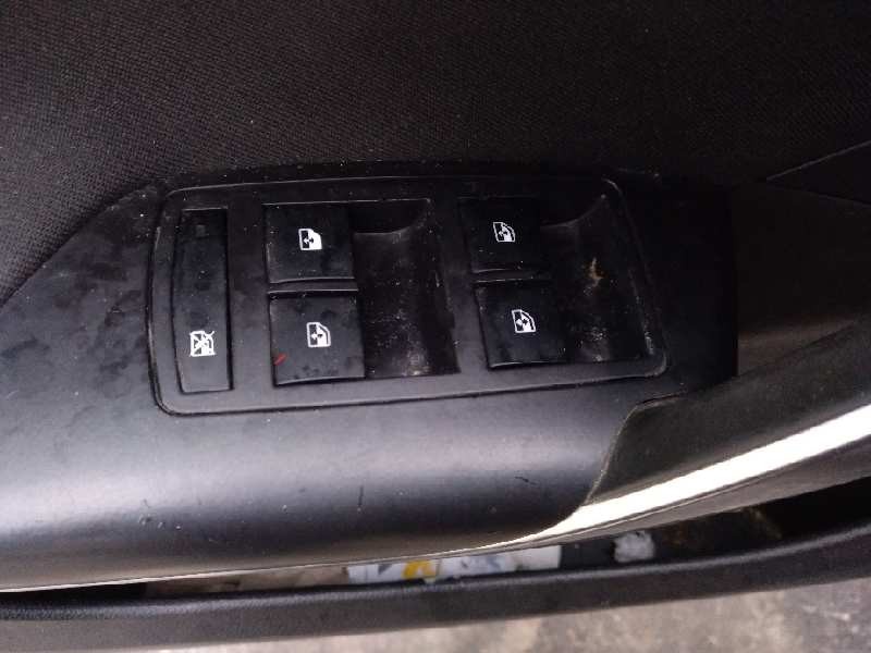 opel insignia berlina del año 2010