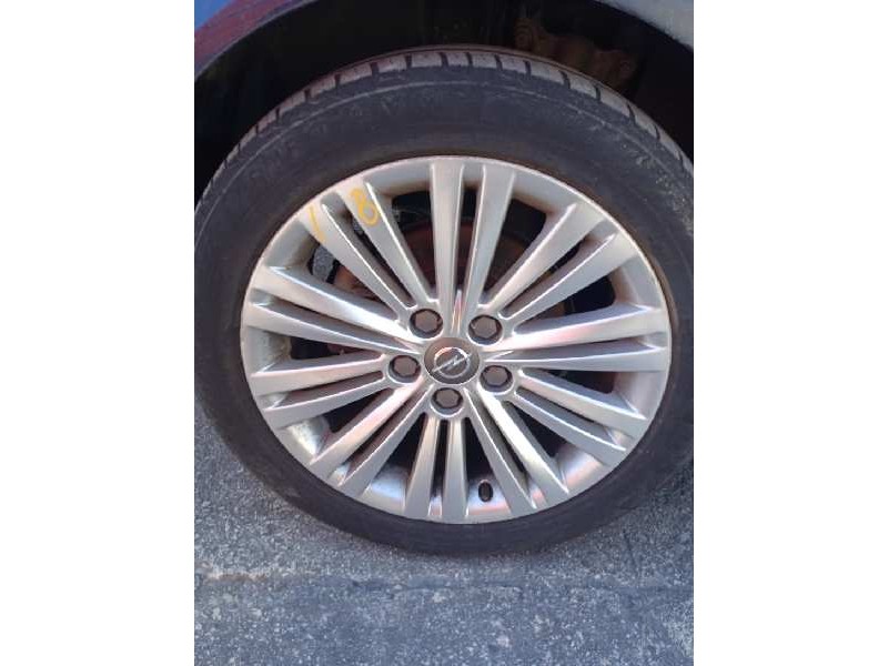 opel insignia berlina del año 2012