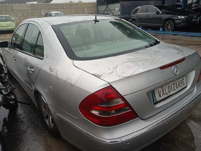 mercedes-benz clase e (w211) berlina del año 2002