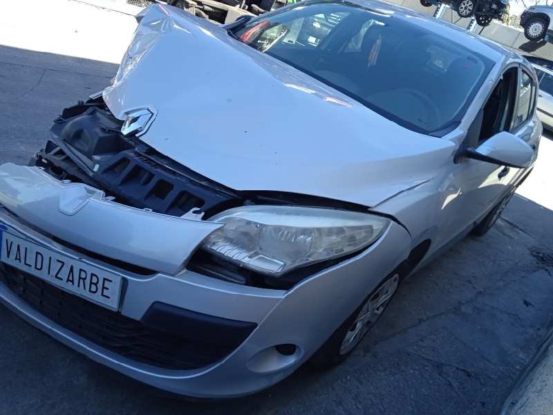 renault megane iii berlina 5 p del año 2010