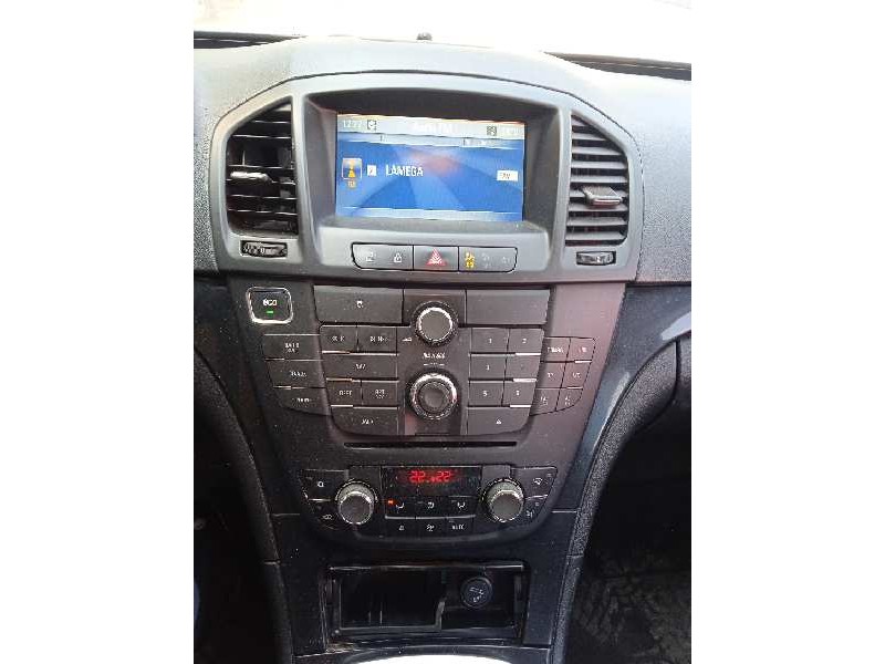 opel insignia berlina del año 2012