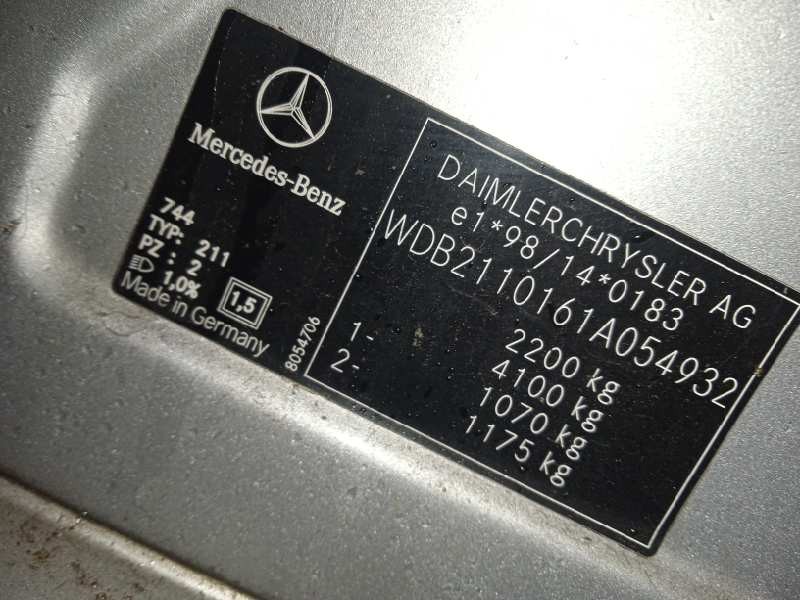 mercedes-benz clase e (w211) berlina del año 2002