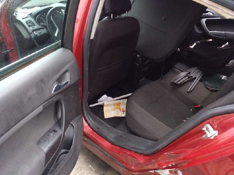 opel insignia berlina del año 2010