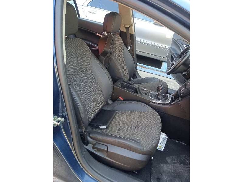 opel insignia berlina del año 2012