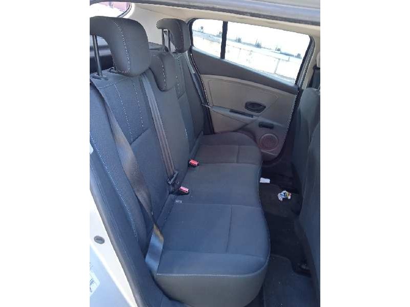 renault megane iii berlina 5 p del año 2010