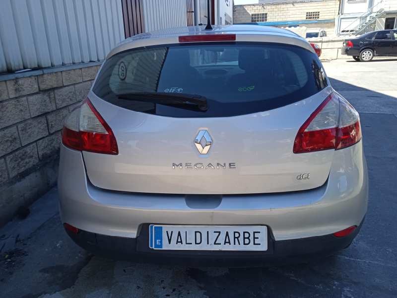 renault megane iii berlina 5 p del año 2010