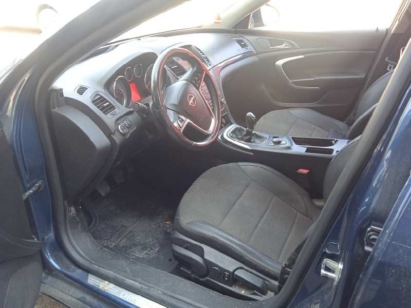 opel insignia berlina del año 2012