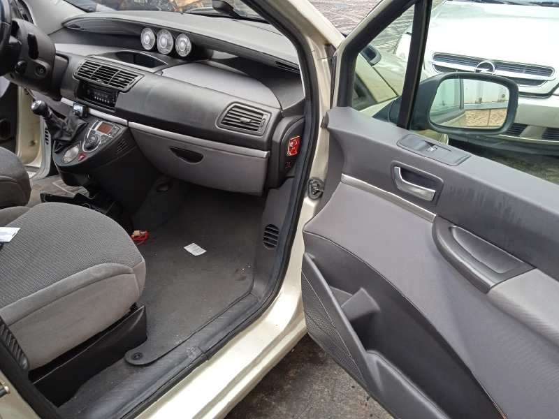 peugeot 807 del año 2006