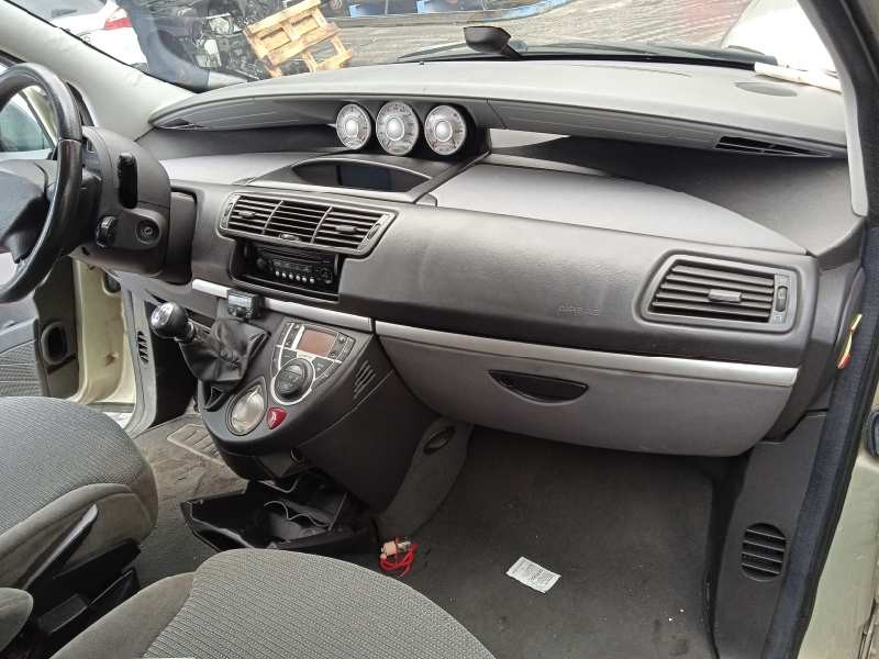 peugeot 807 del año 2006