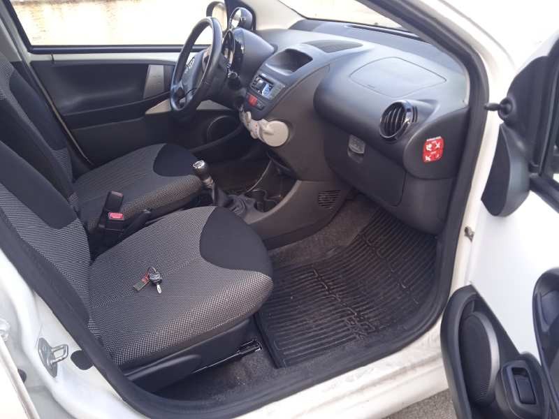 toyota aygo (kgb/wnb) del año 2012