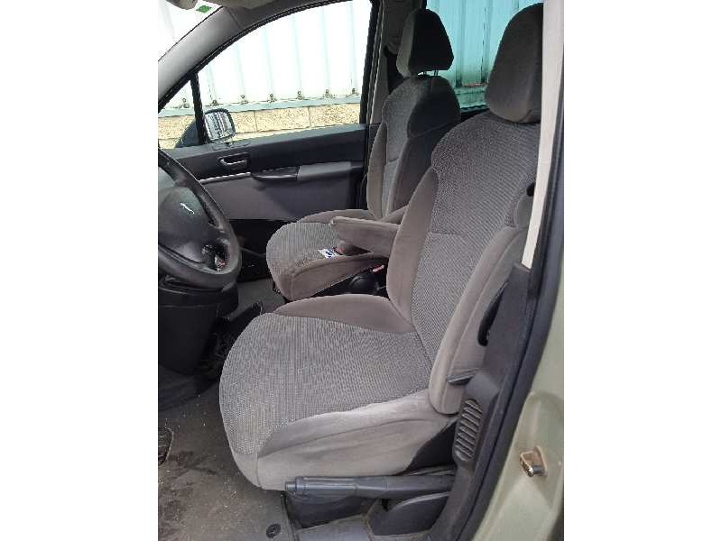 peugeot 807 del año 2006