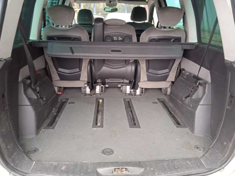 peugeot 807 del año 2006