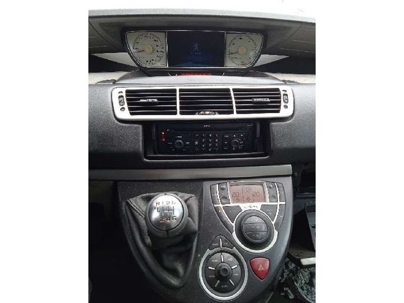 peugeot 807 del año 2006