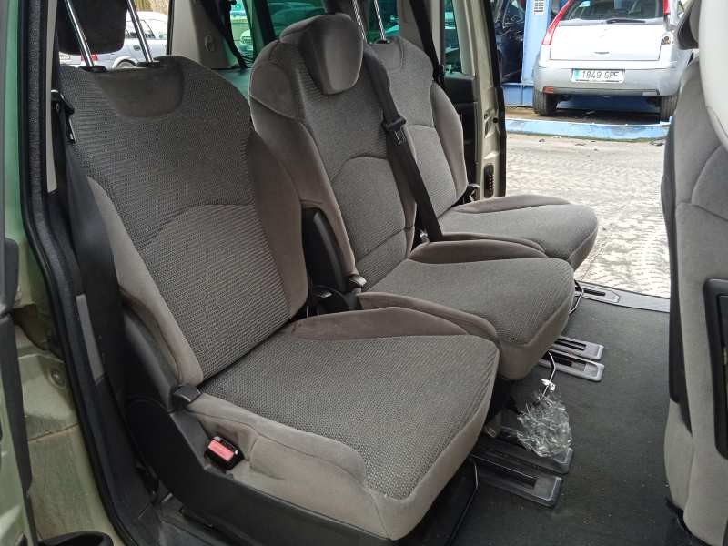 peugeot 807 del año 2006