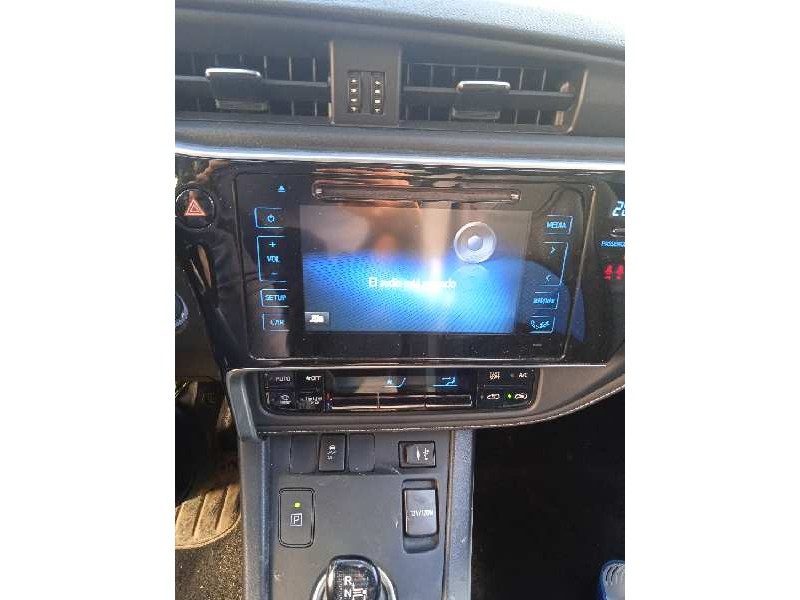 toyota auris touring sports (e18) del año 2017