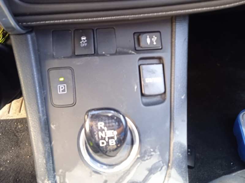 toyota auris touring sports (e18) del año 2017