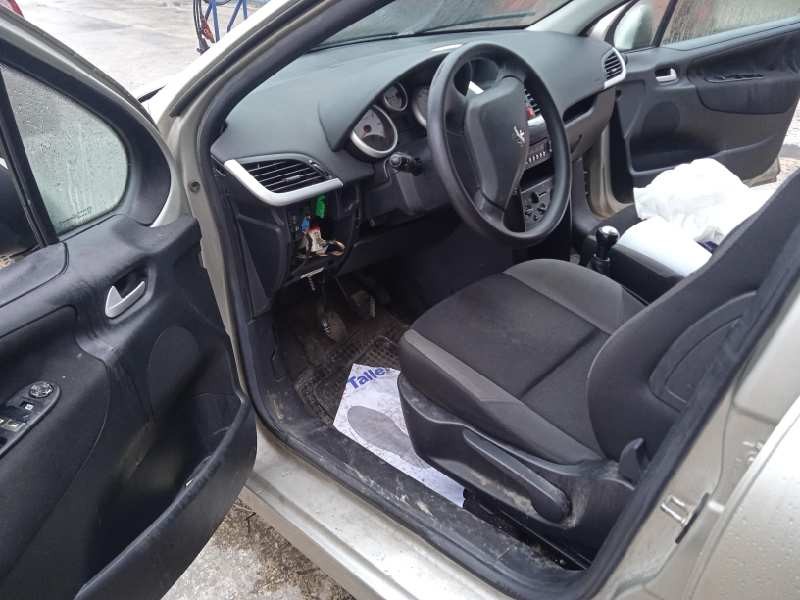 peugeot 207 del año 2008
