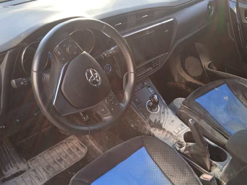 toyota auris touring sports (e18) del año 2017