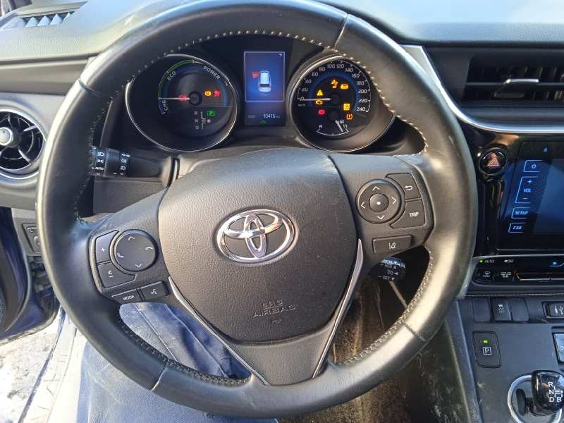 toyota auris touring sports (e18) del año 2017