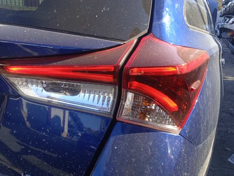 toyota auris touring sports (e18) del año 2017