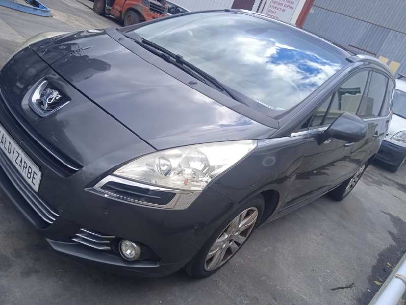 peugeot 5008 del año 2013