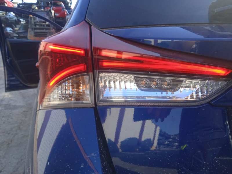 toyota auris touring sports (e18) del año 2017