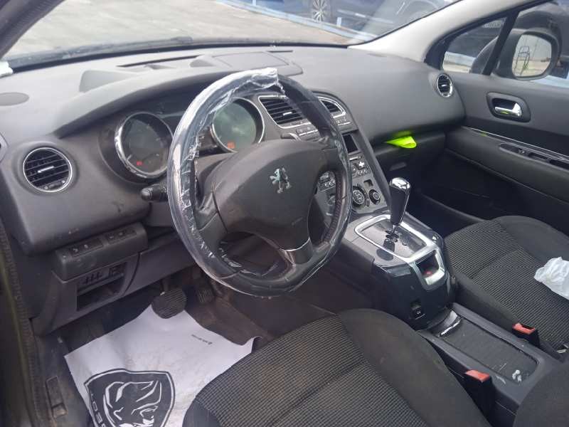 peugeot 5008 del año 2013