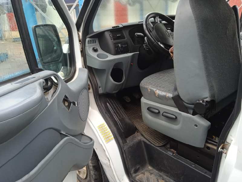 ford transit combi ´06 del año 2013