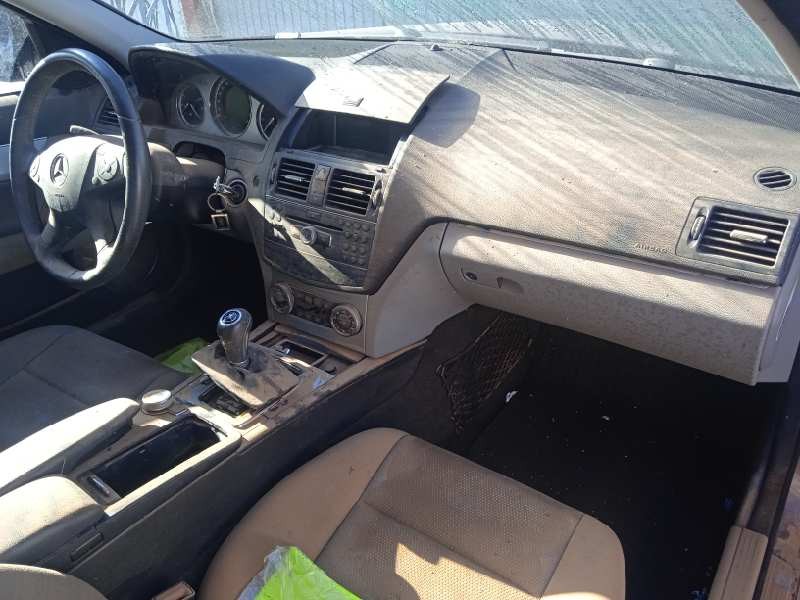 mercedes-benz clase c (w204) berlina del año 2008