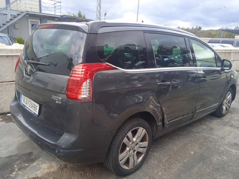 peugeot 5008 del año 2013