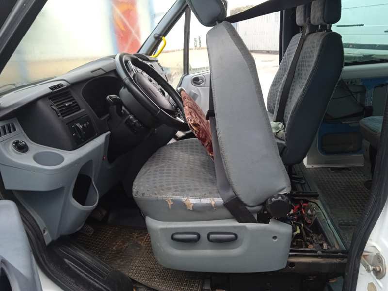 ford transit combi ´06 del año 2013