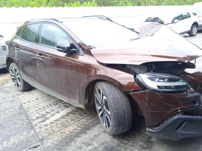 volvo v40 cross country del año 2019