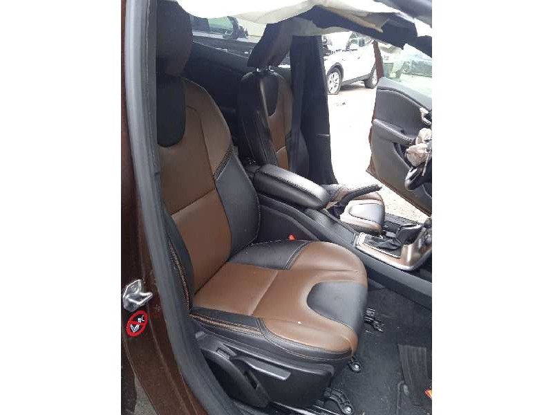 volvo v40 cross country del año 2019