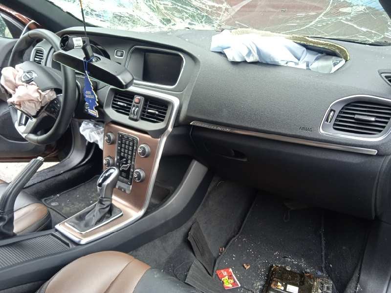 volvo v40 cross country del año 2019