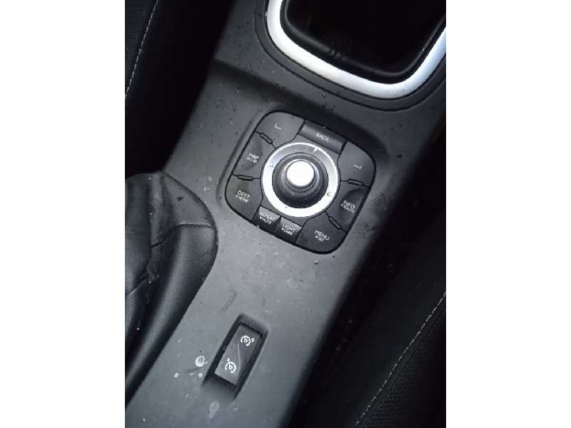 renault megane iii berlina 5 p del año 2010