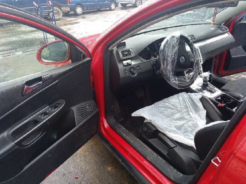 volkswagen passat variant (3c5) del año 2008