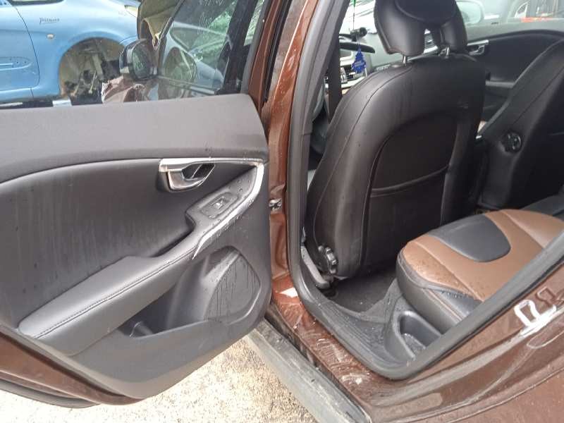 volvo v40 cross country del año 2019