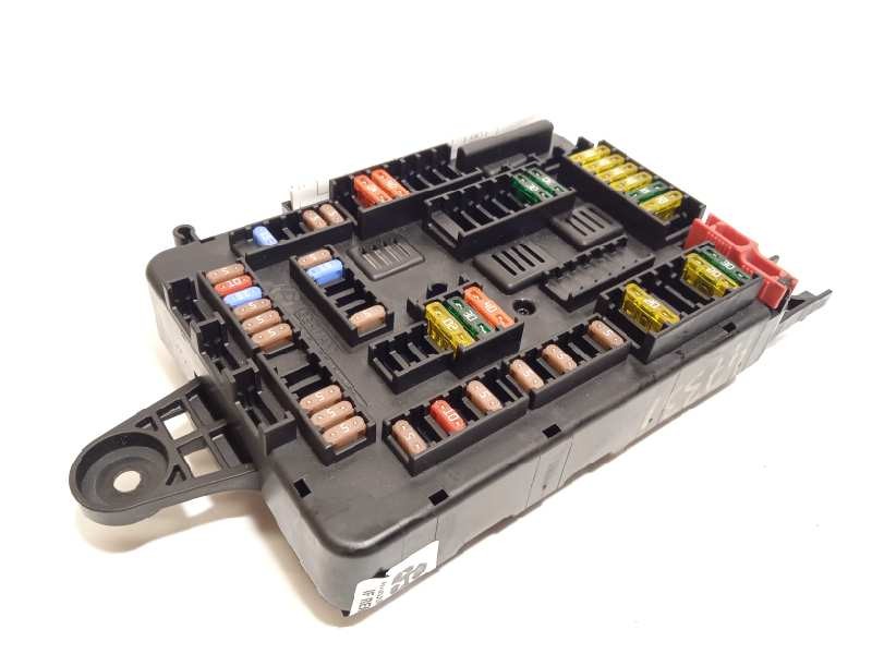 CAJA RELES / FUSIBLES 9337881 61149337881