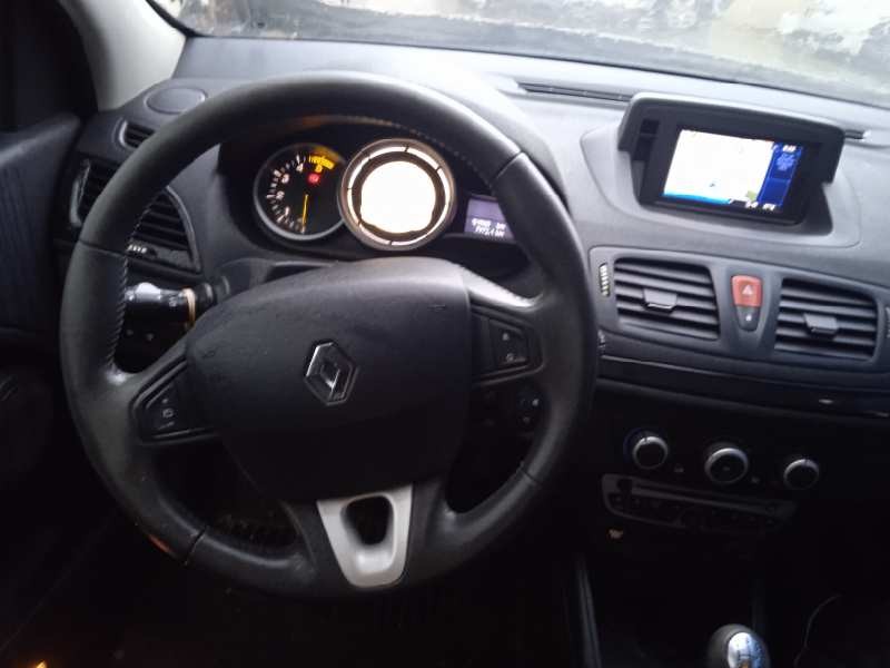 renault megane iii berlina 5 p del año 2010