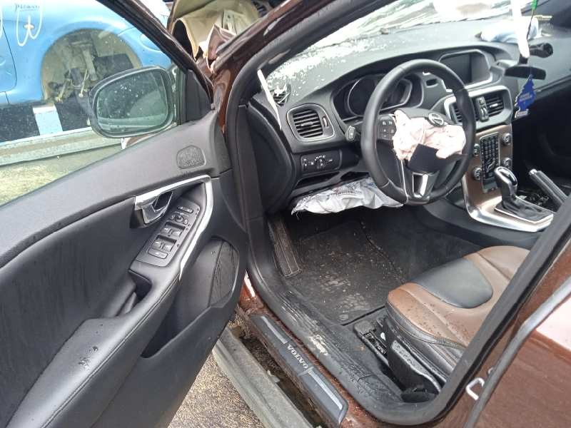 volvo v40 cross country del año 2019