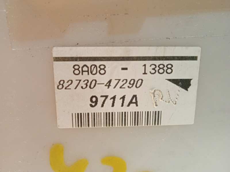 Recambio de caja reles / fusibles para toyota prius (nhw20) basis referencia OEM IAM 8273047290  