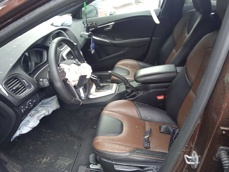 volvo v40 cross country del año 2019