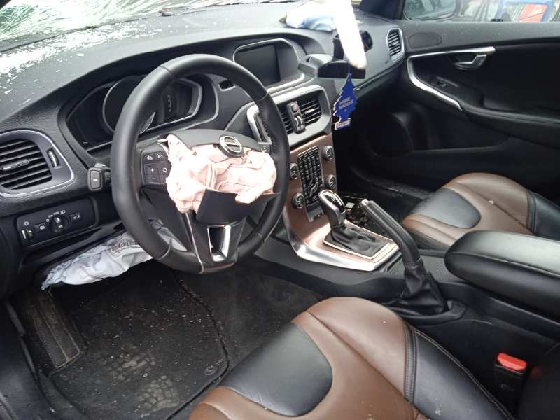 volvo v40 cross country del año 2019