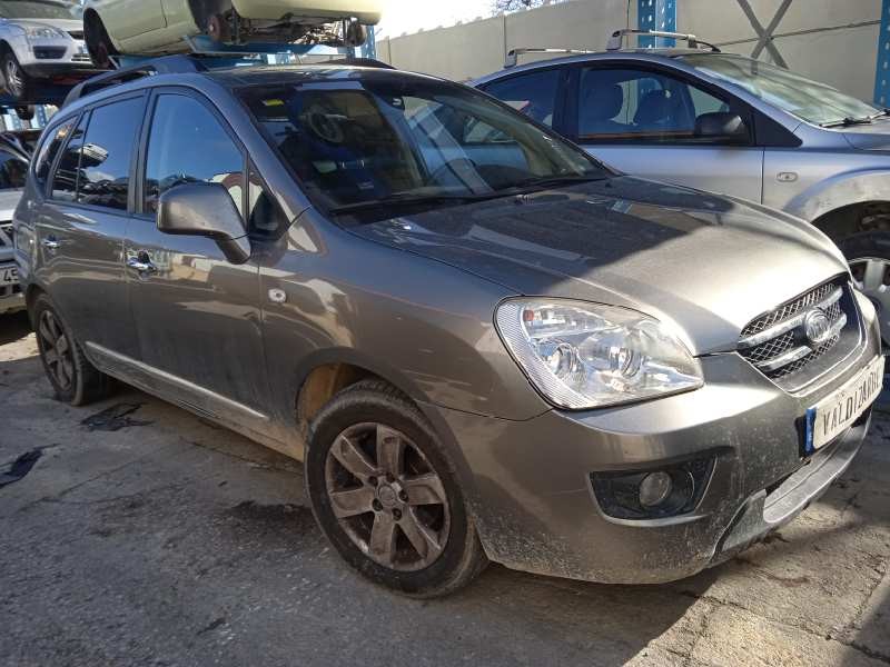 kia carens (un) del año 2010