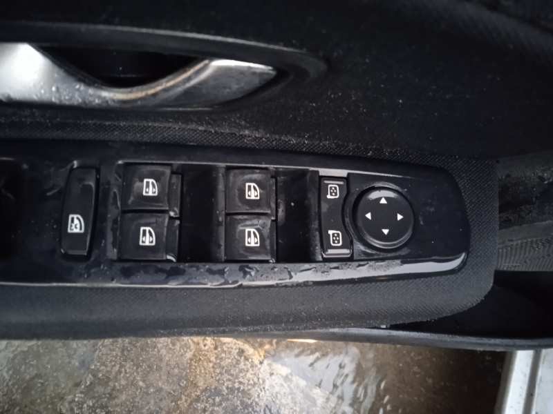 renault megane iii berlina 5 p del año 2010