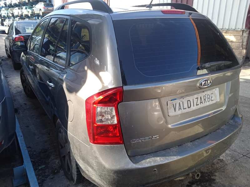 kia carens (un) del año 2010