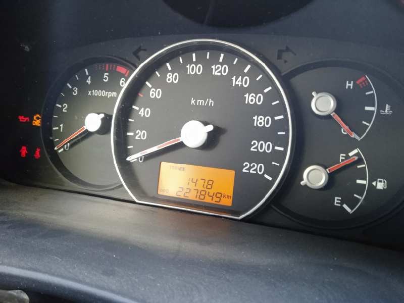 kia carens (un) del año 2010