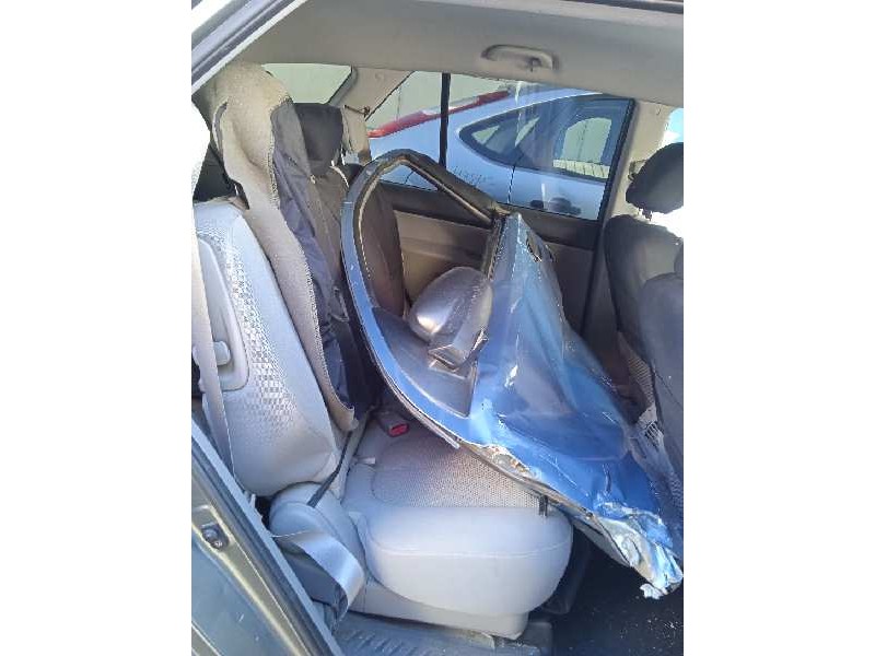 kia carens (un) del año 2010