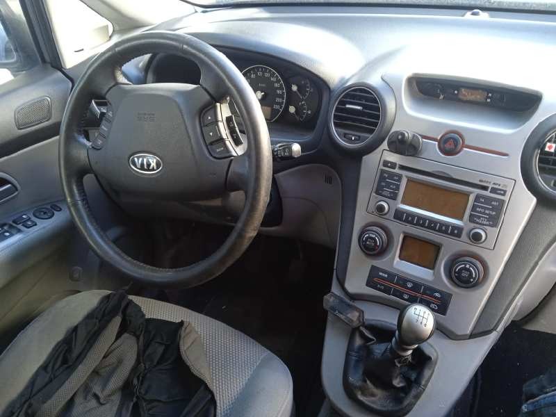 kia carens (un) del año 2010
