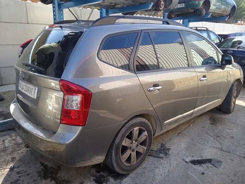 kia carens (un) del año 2010